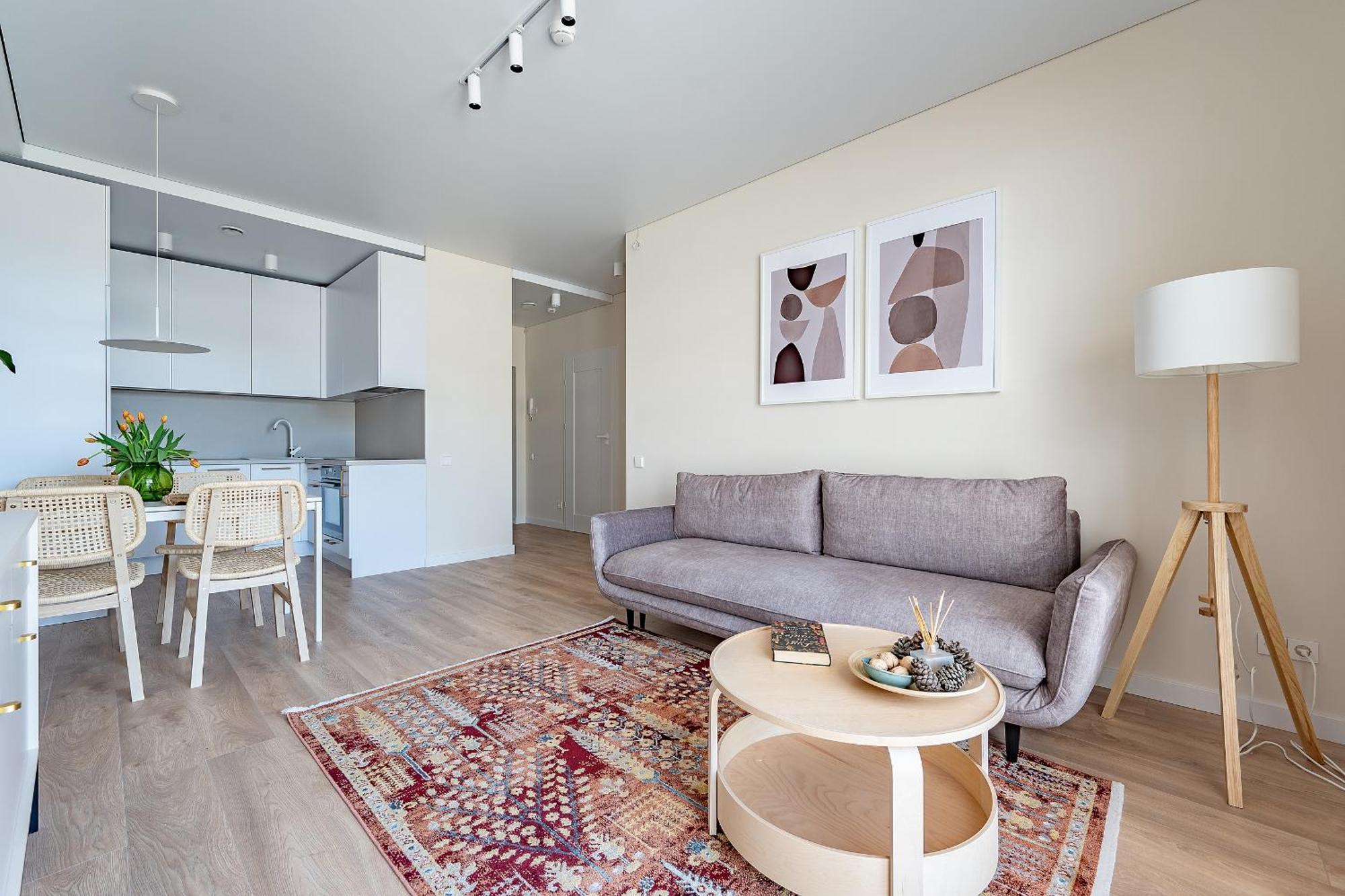 Cozy With Huge Terrace